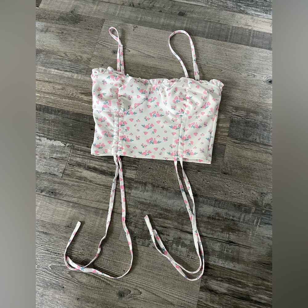 Excellent condition Tiger Mist crop rouched tank top